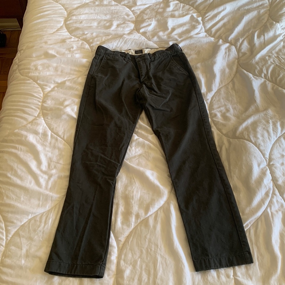 J Crew Broken In Chino 30x32 - Black